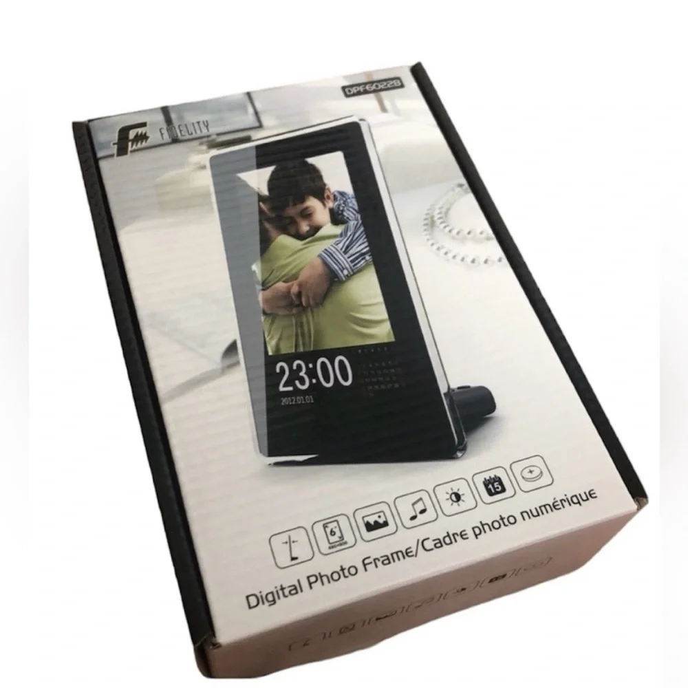 New Digital Photo Frame/Clock/Calendar - Picture 1 of 8